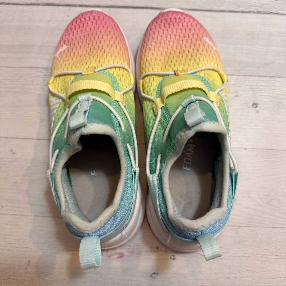 Puma girls slide on athletic shoes‎ rainbow girls size 2